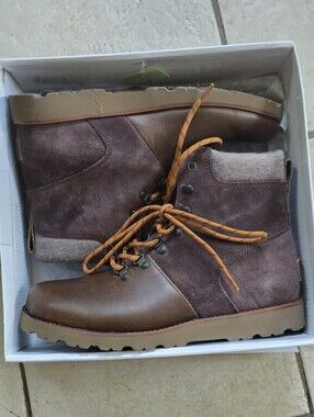 UGG Neumel Moc Classic Boots Men's Size US 9 Chestnut